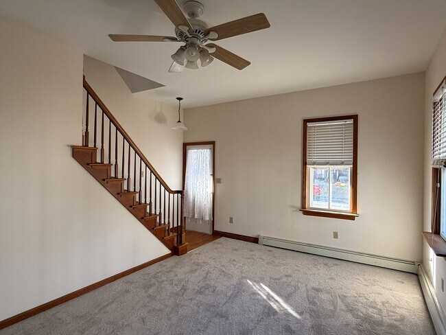 sala de estar - 23 N Main St