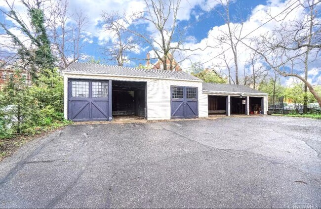 Photo - 3507 Clifton Ave