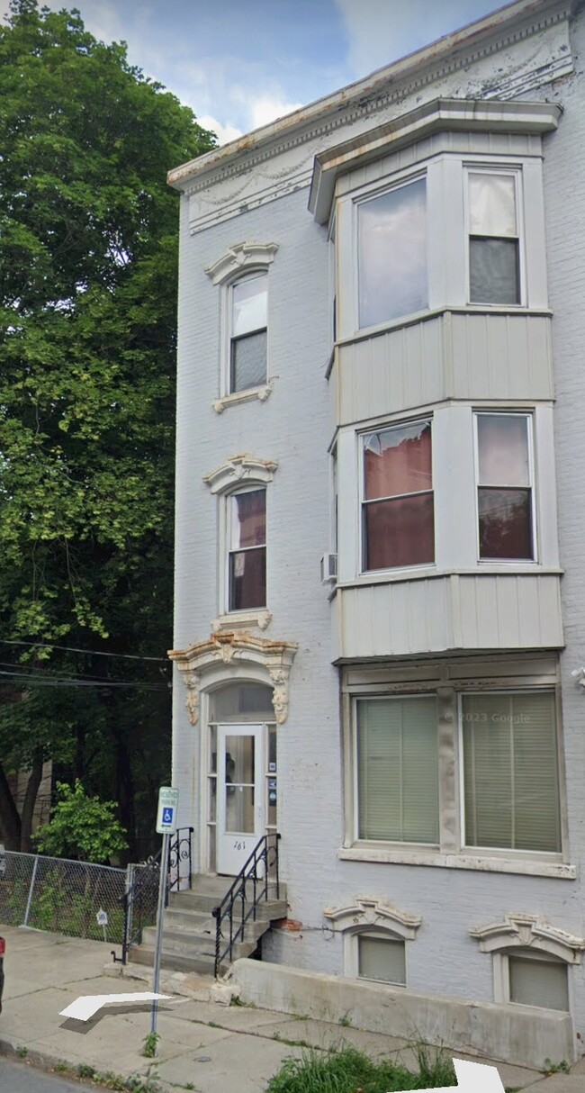 Photo - 161 9th St Apartments Unit 3