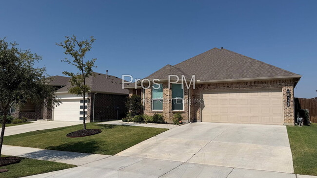 Photo - 2104 Blackcap St