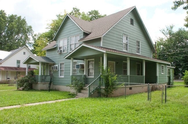 Photo - 3308 Bradley St SW