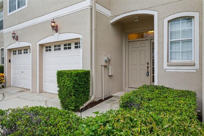 Photo - 655 Vallance Way NE