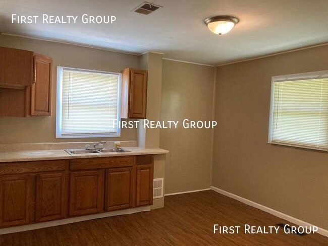 Photo - 3 Bedroom, 1 Bath Ranch Single Family home...