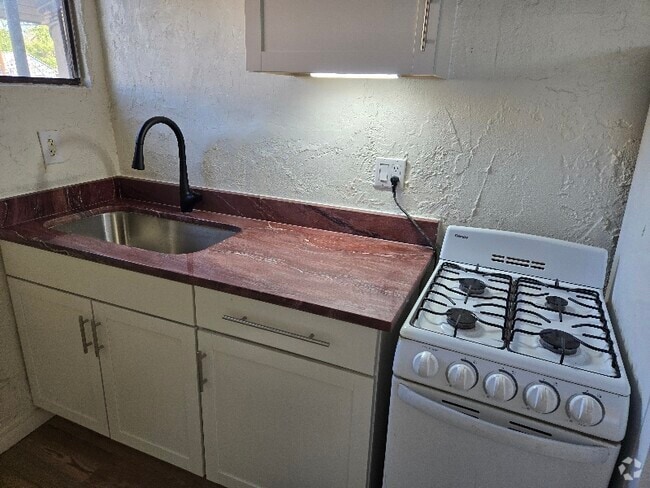 Building Photo - 707 12th St SW Unit 705 Rental