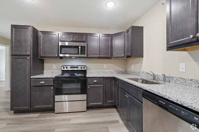 1BR, 1BA - 768SF - Kitchen