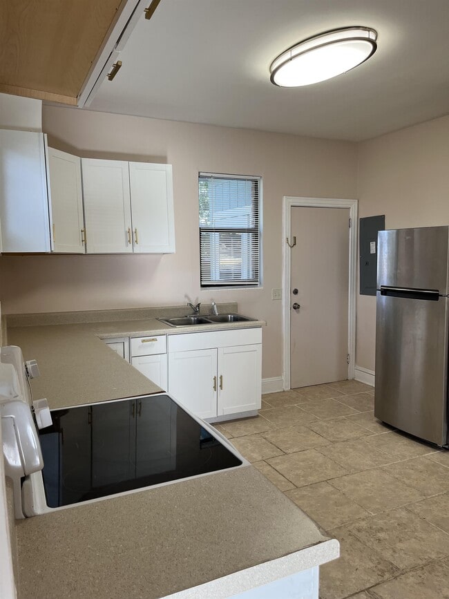 Photo - 5105 Hollycrest Dr