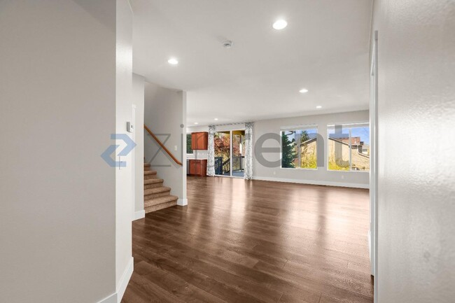 Photo - 722 85th Dr SE