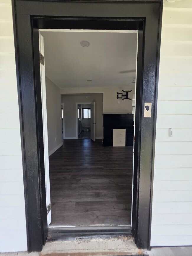 Photo - 1060-KE1060 15th St NE