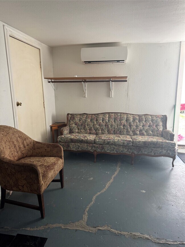 Photo - 115 Bedford St
