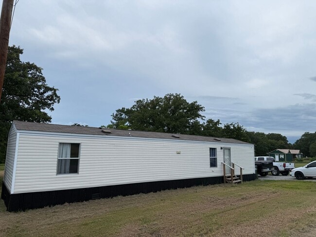 2/2 single wide outside city limits - 2/2 single wide outside city limits House