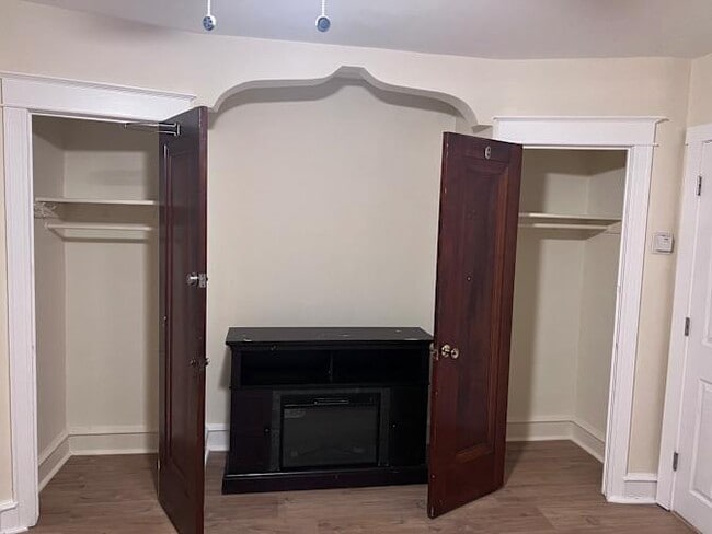 Photo - 1432 E Cheltenham Ave Unidad #2 Front