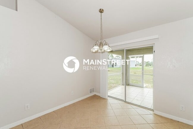 Photo - 4 Bedroom Pet-Friendly Home in Cape Coral, FL with Main Street Renewal