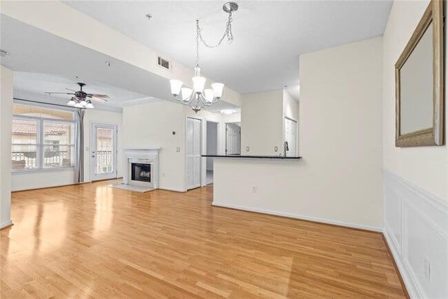 Photo - 955 Juniper St NE