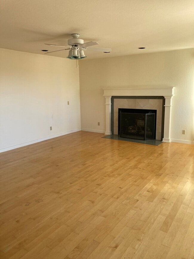 Building Photo - 1377 Ardmore Dr