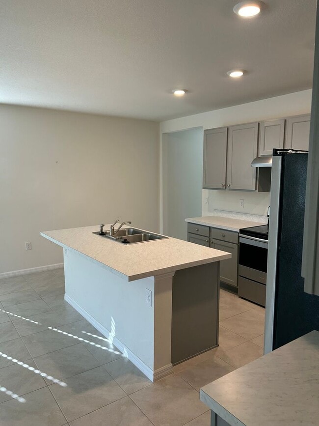 Photo - Woodbridge Lakes (New Community)