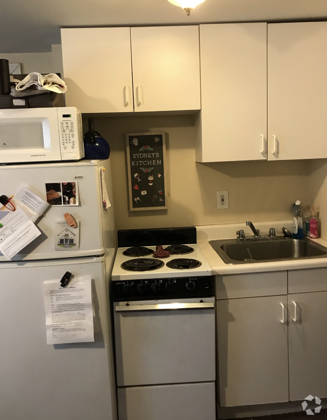 Building Photo - 32 Anderson St Unit 1 Rental