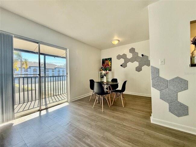 Photo - 2507 N Alafaya Trail Unidad 12