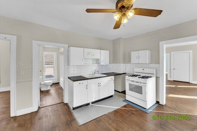 Photo - 1335 Hamilton Ave NW Unit 2