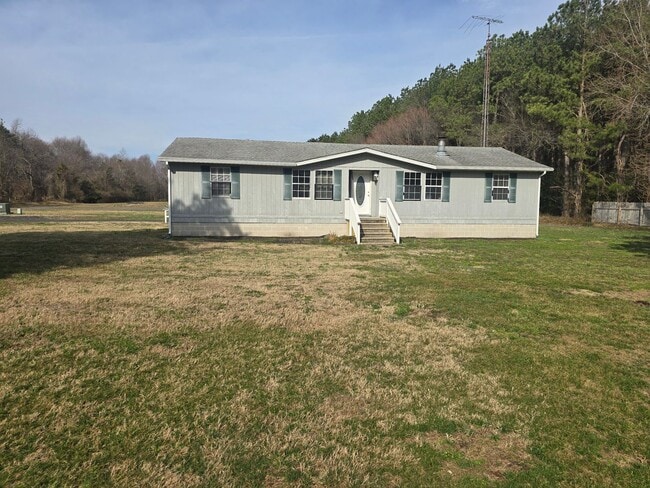 Photo - 3 bedrooms and a large yard