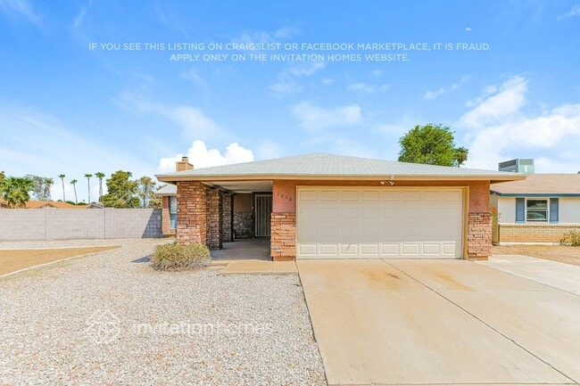 Building Photo - 1616 W Los Arboles Pl