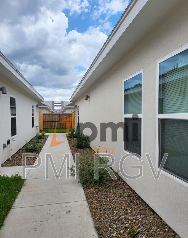 Photo - 3101 W Kenwood St Unidad 4