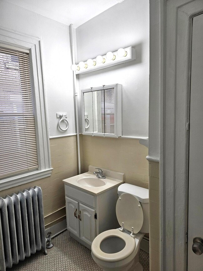 Micro Studio - 575 Farmington Ave