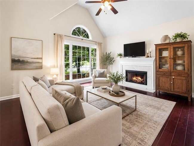 Photo - 105 Leyland Ct