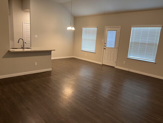 Photo - Luxury Duplex in Seguin!