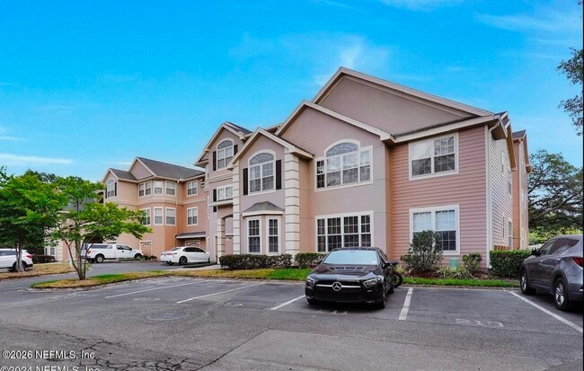 Building Photo - 13810 Sutton Park Dr N Unit 311