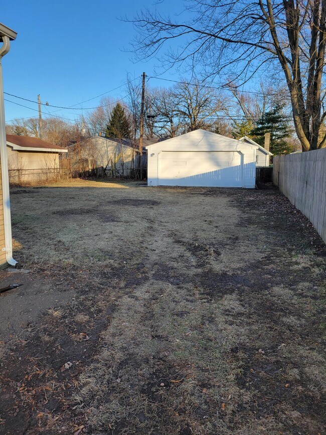 Photo - 1860 S Shore Blvd