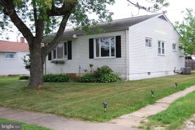 Building Photo - 908 Homberg Ave Rental