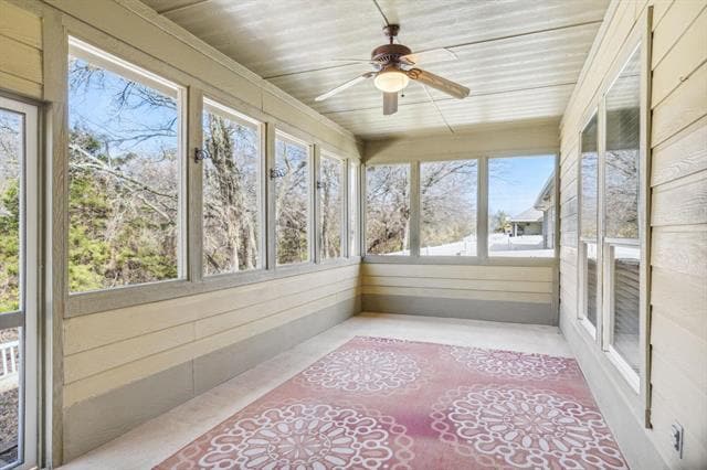 Photo - 232 Creekview Dr