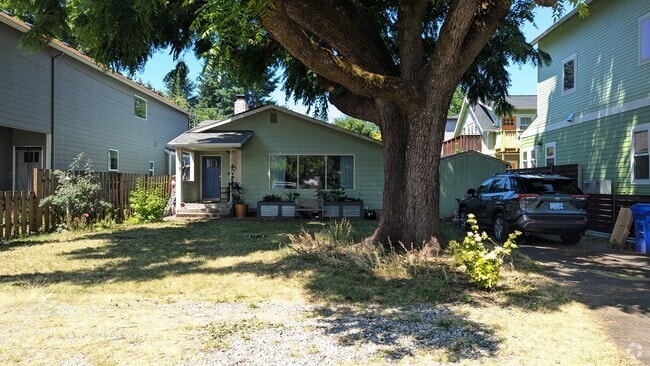 Building Photo - 7417 SE 50th Ave Rental