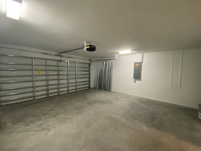 Building Photo - 3019 SW 4th Ave