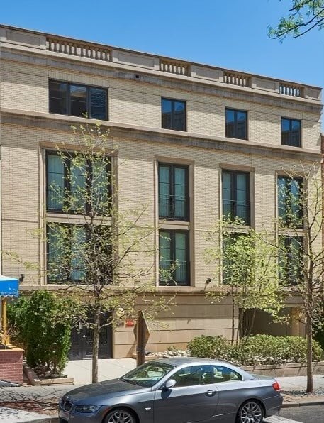 Photo - The Debonair - Furnished Student Housing