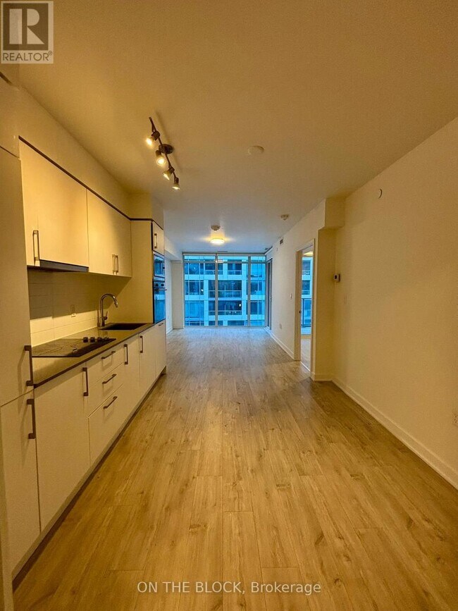 Photo - 27 Bathurst St Unit 515