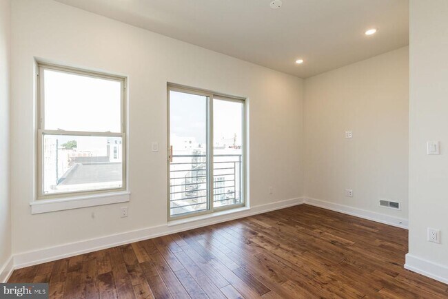 Photo - 806 N Burns St Unit 1