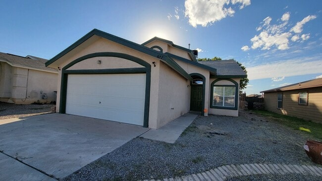 Photo - Cozy 3 bedroom 2 bath home in West El Paso!