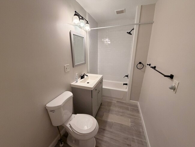 Photo - 4924 Chalgrove Ave