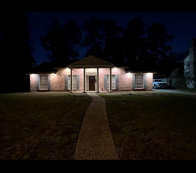 Photo - 5803 Pinewood Springs Dr House