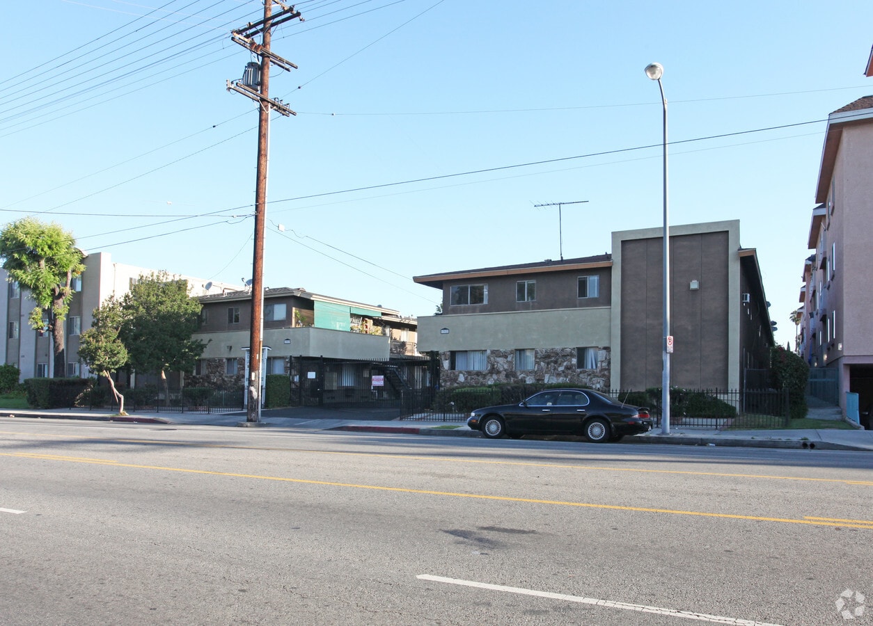 Little Oxnard Apartments - Little Oxnard Apartments