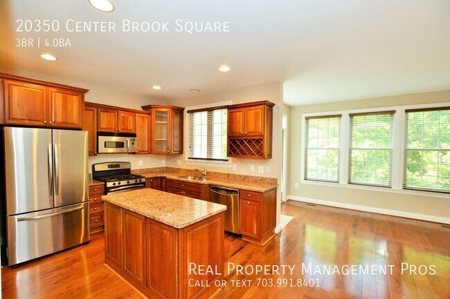 Coming Soon-Immaculate 2 Car Garage Townho...