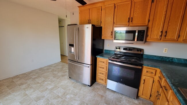 Photo - 131 Brookside Pl