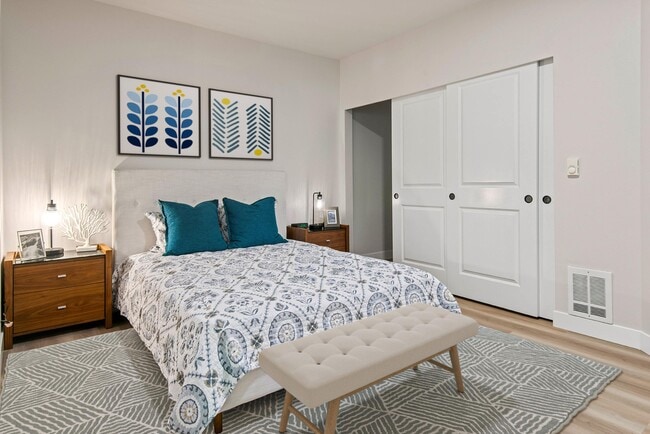 Queen Anne Collection