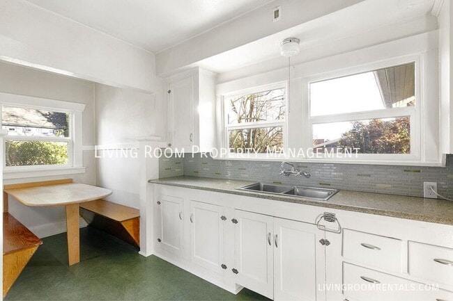 Photo - 2318 SE 72nd Ave