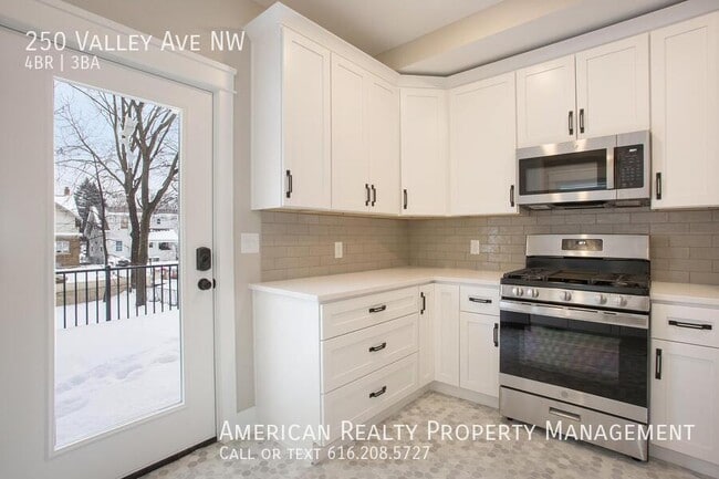 Photo - 250 Valley Ave NW