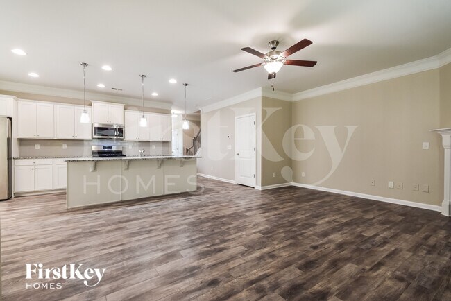 230 Hickory Cmns Wy