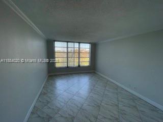 Photo - 3960 Oaks Clubhouse Dr Unidad 404