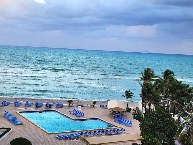 Building Photo - 3505 S Ocean Dr Unit 621