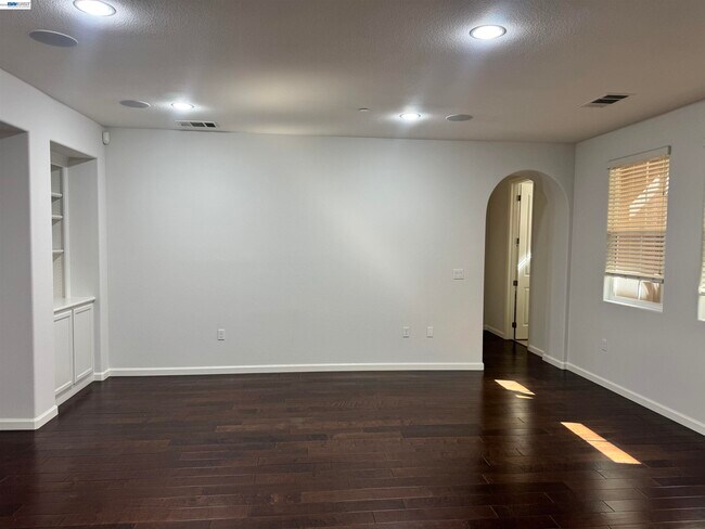6042 W Branch Rd